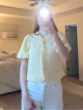 NWOT Yellow Ruffle Button-Front Women's Top